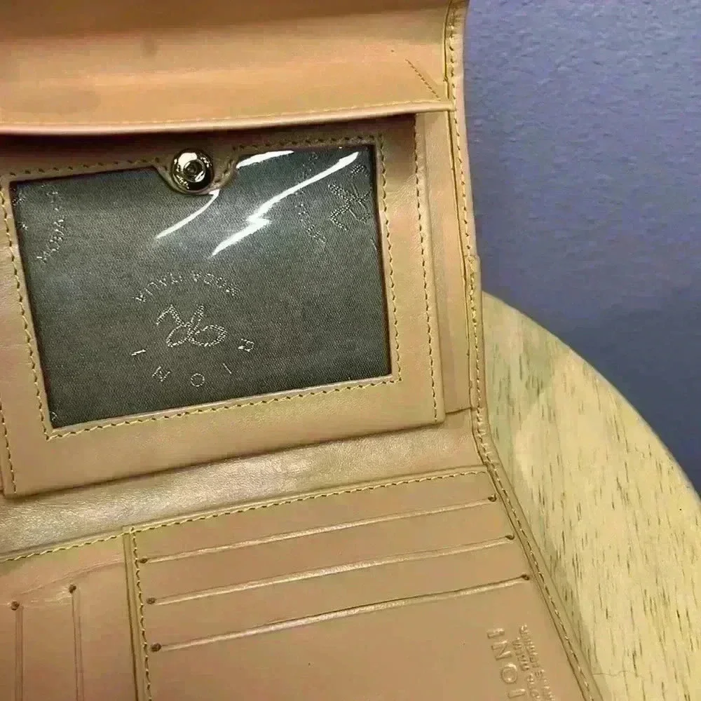 Rioni nwot cork